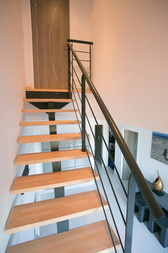 Escalier moderne et rambarde métal Pays Basque